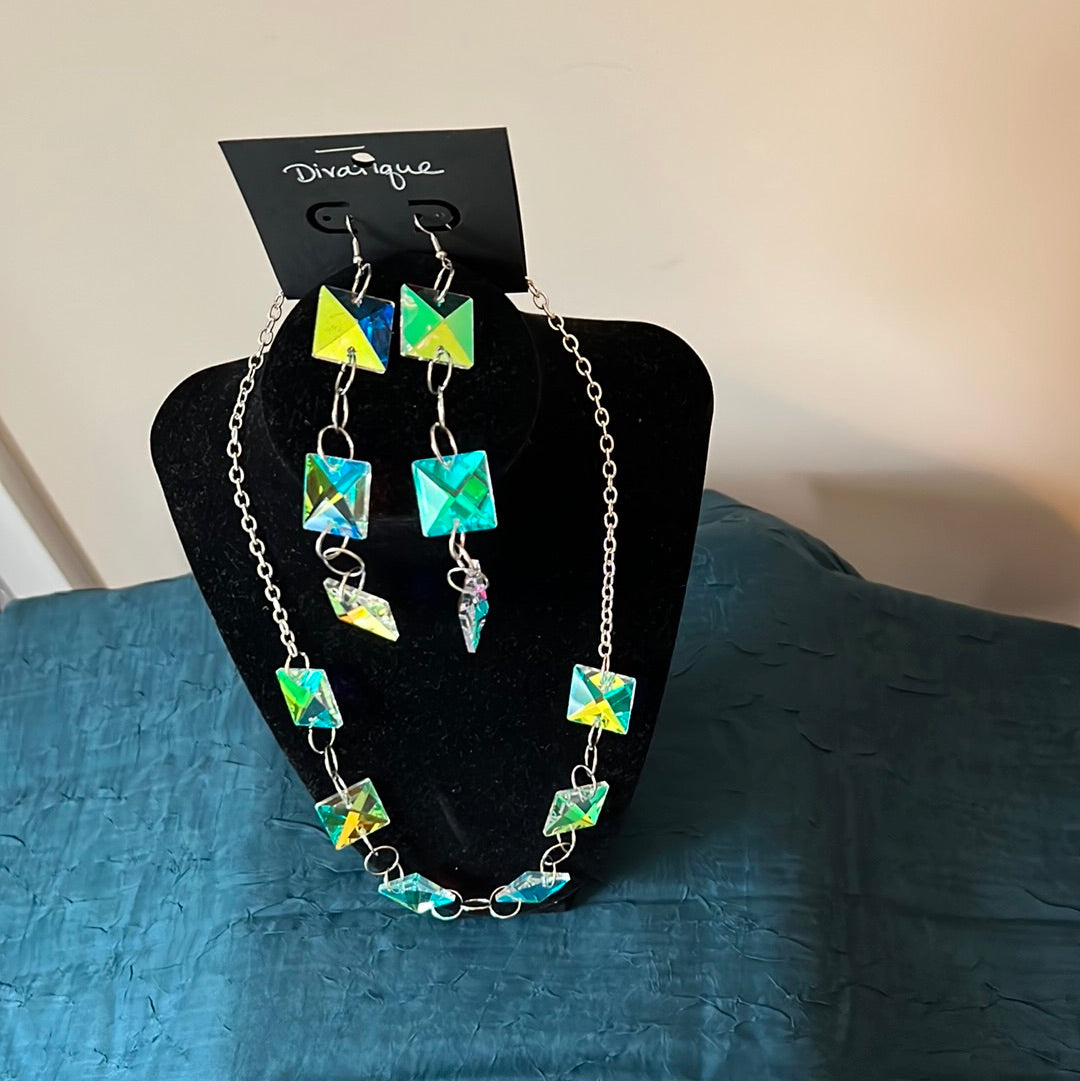 Necklace and earrings set