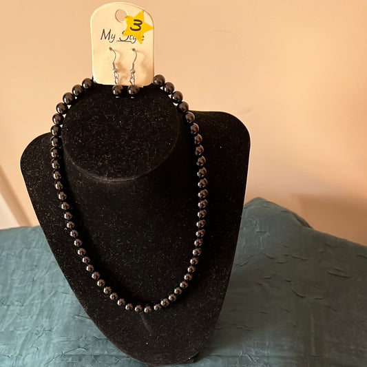 Black necklace and earrings set