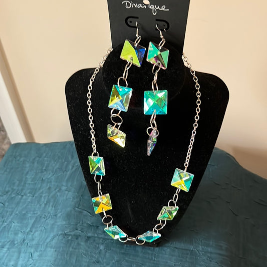 Necklace and earrings set