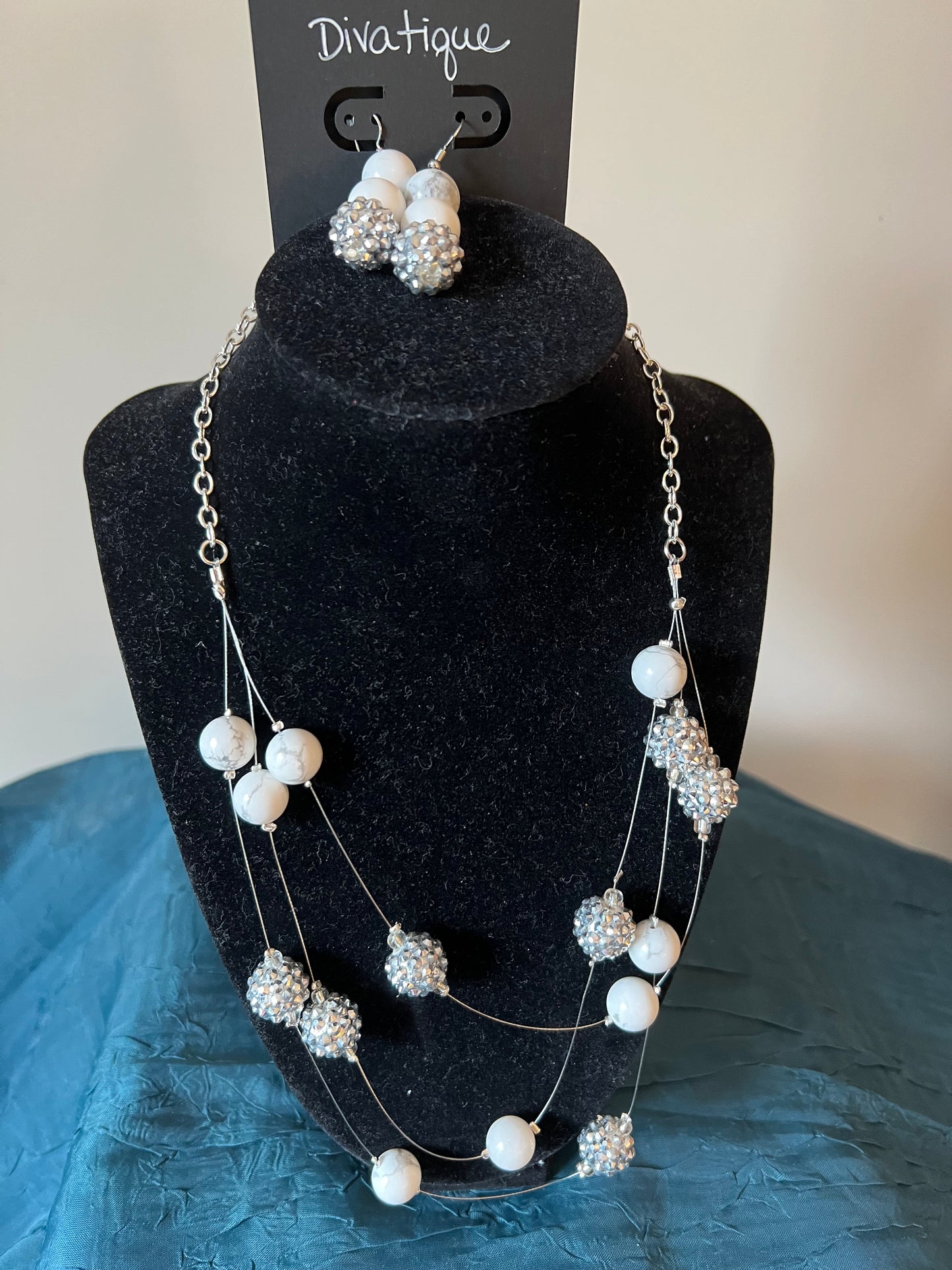 White & Silver Multi-Strand Set